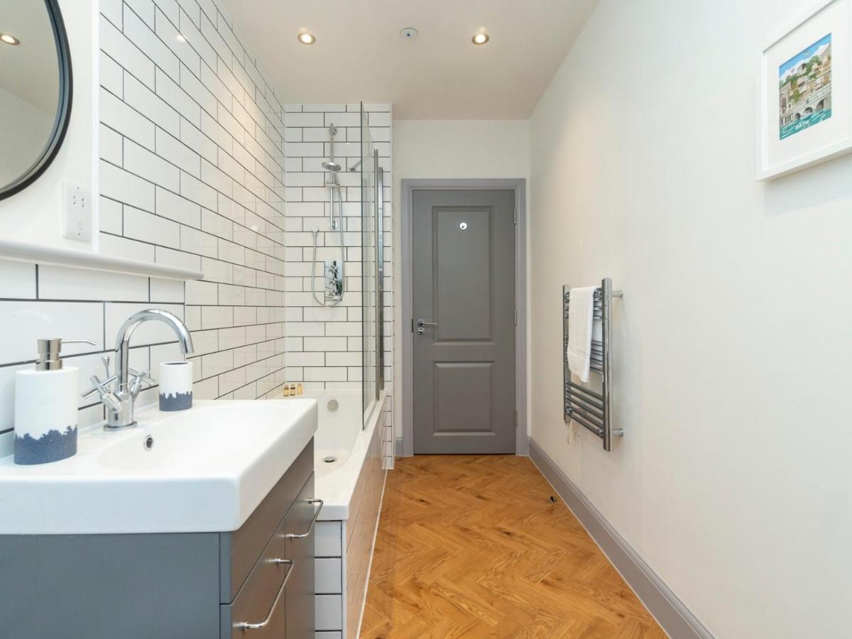 Appartement Pass The Keys Stunning 2 Bed Retreat In The Heart Of Bath Extérieur photo